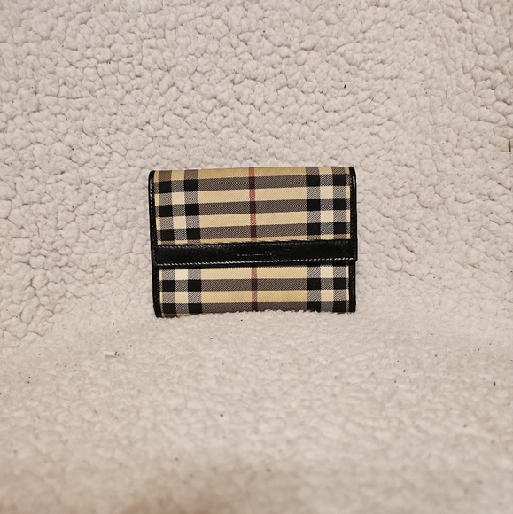 Like to be notified! I'm going live at 8:15pm! 🌟🛍 - Picture 2 of 8